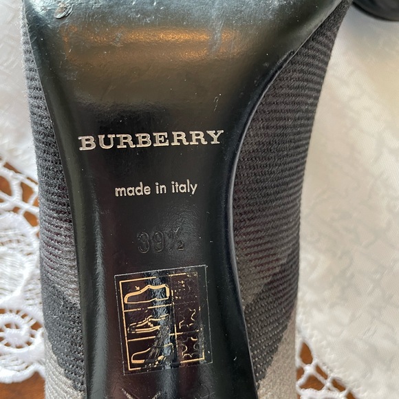 Burberry Pumps - Picture 5 of 6